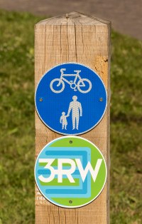 3 rivers way signpost